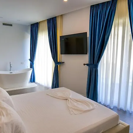 فندق Blue Boutique 4*